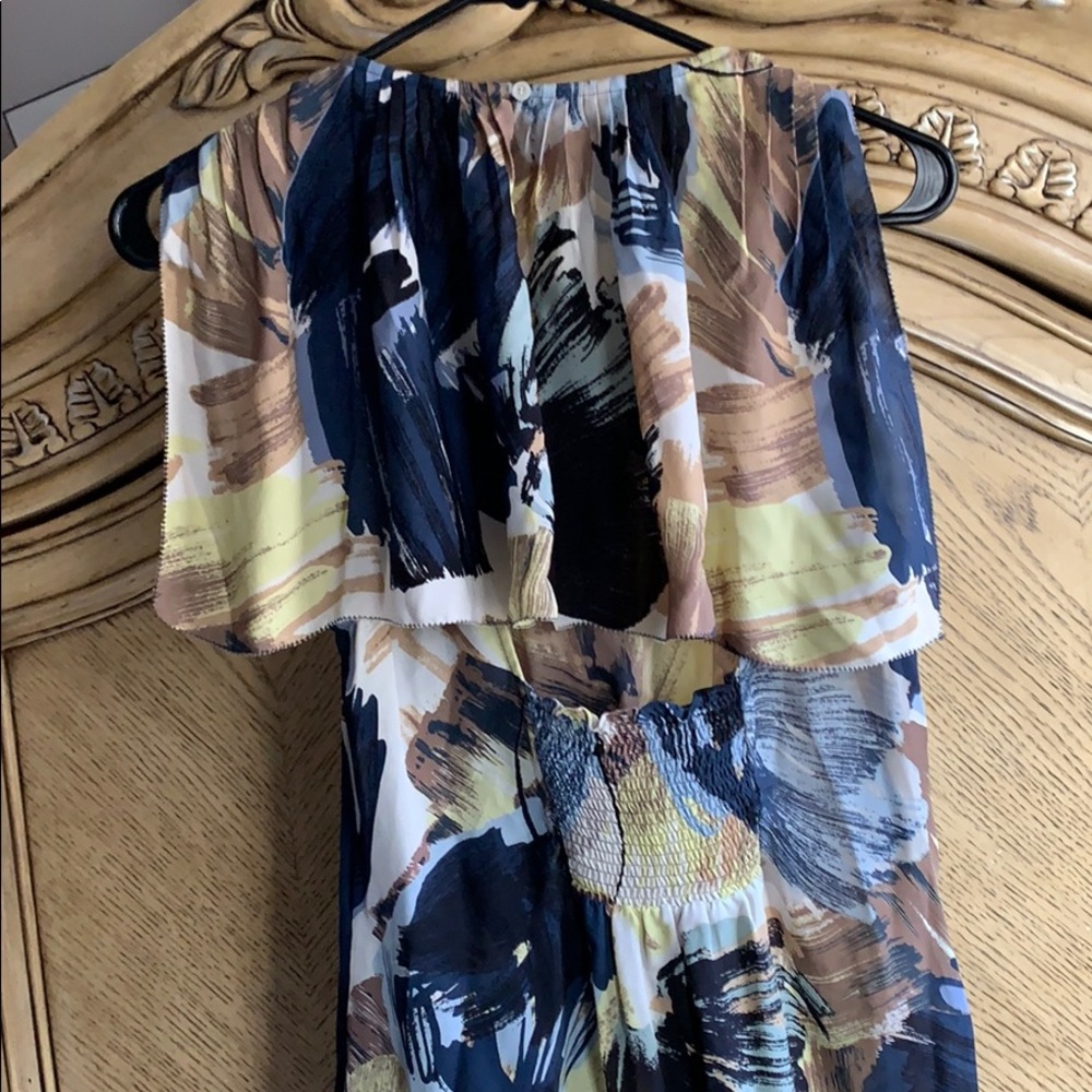 BCBG Ruffle silk top - Picture 3 of 3